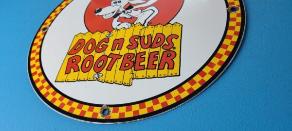 VINTAGE DOG N SUDS PORCELAIN SODA BEVERAGE ROOT BEER MUG GAS PUMP PLATE SIGN 305762958482 9