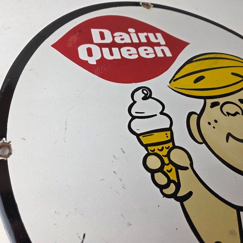 Vintage Dairy Queen Boy Mascot Porcelain Sign - Ice Cream Cone Sign - Image 5