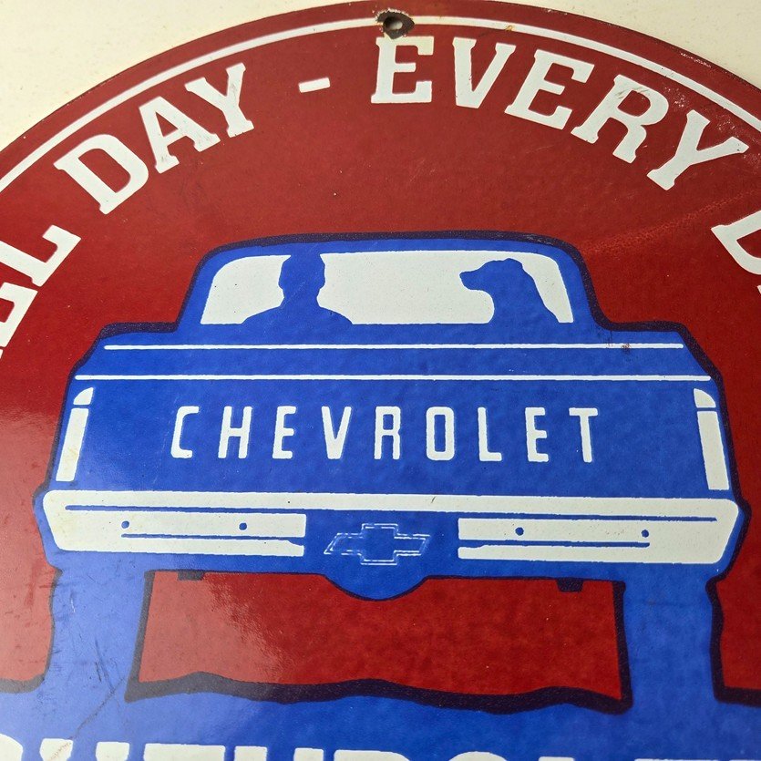 Vintage Chevrolet Porcelain Sign - Service Gas Pump Chevy All Day Man / Dog Sign - Image 3