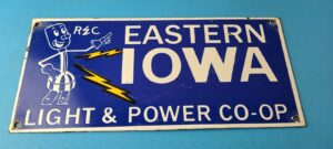 Vintage Eastern Iowa Sign Porcelain Light Power Willie Wiredhand Gas Pump Sign 305876500459