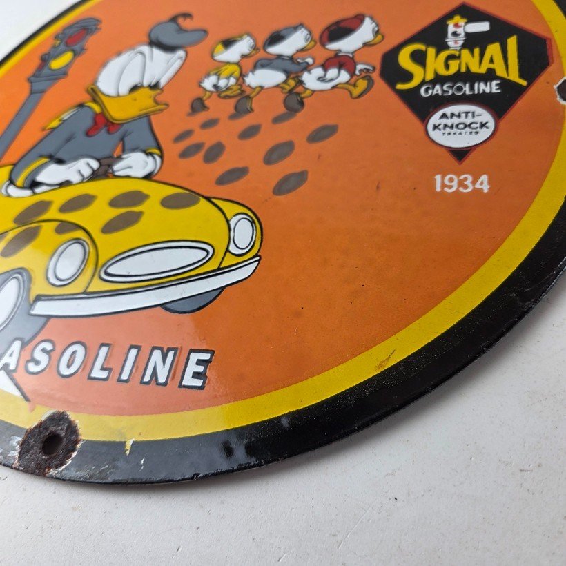 Vintage Signal Gasoline Porcelain Sign - Traffic Light Disney Ducks Sign - Image 14