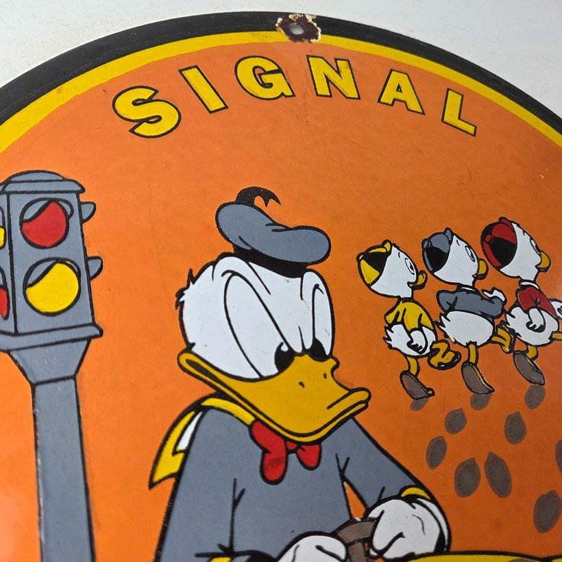 Vintage Signal Gasoline Porcelain Sign - Traffic Light Disney Ducks Sign - Image 5
