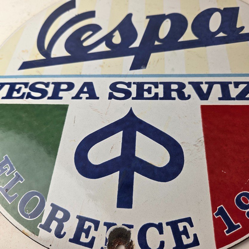 Vintage Vespa Servizio Sign - Italian Gas Station Porcelain Advertising Sign - Image 4